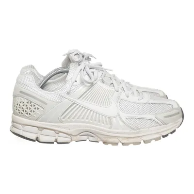 Sneakers (Zoom Vomero 5) from Nike