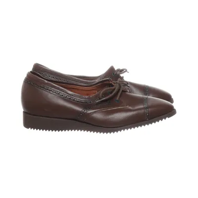 Brogue (Bruin) van P. J. Kumla