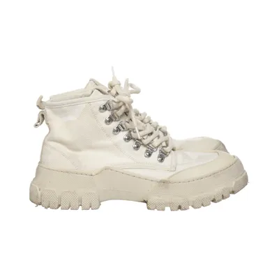 Laced boots (Beige) from Garment Project