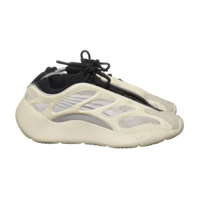 Sneakers (Yeezy 700 V3) from Adidas