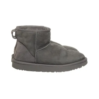 Enkellaarzen (Classic Mini II) van UGG Suède