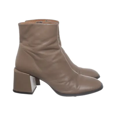 Laarzen met hak (Beige) van Ivylee