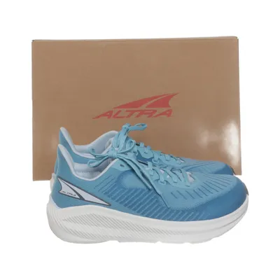 Running shoes (Torin 7) from Altra