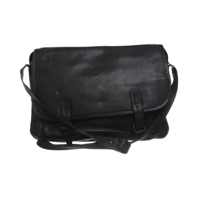 Axelremsväska (Svart) från BREE Skinn