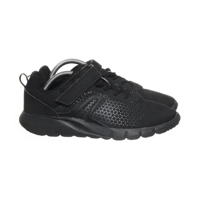 Gymnastic shoes (Black) from Newfeel
