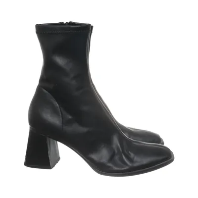 Boots (Black) from Stradivarius