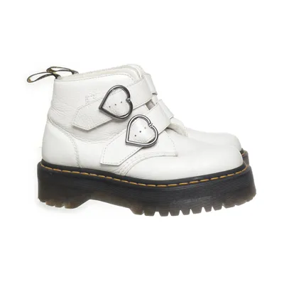 Laced boots (White) from Dr. Martens