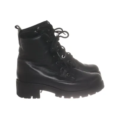 Laced boots (Black) from Aaltonen