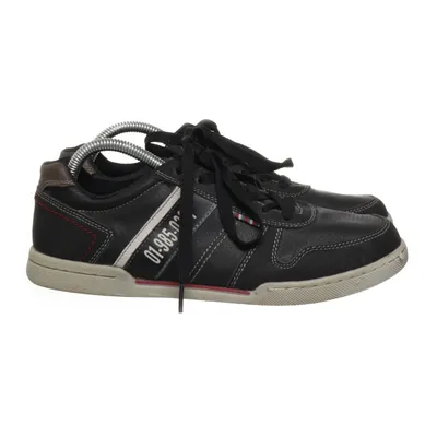 Sneakers (Black) from Memphis One