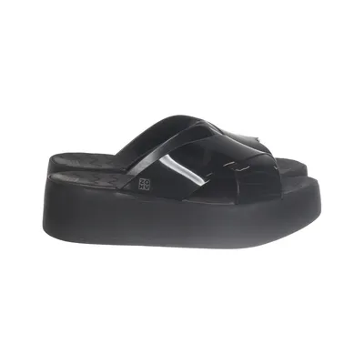 Sandals (Black) from Zaxy