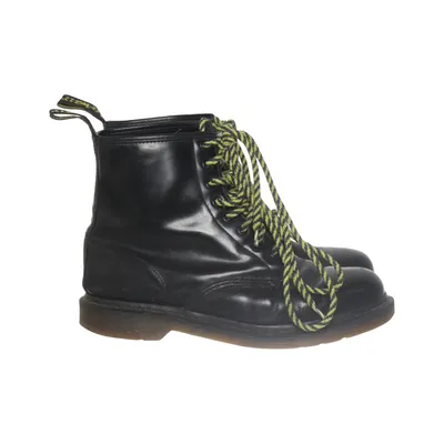 Laced boots (1460) from Dr. Martens