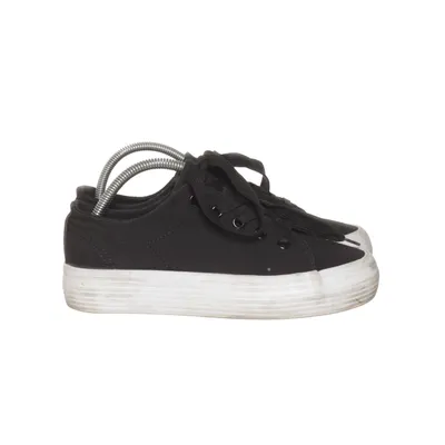 Tygskor (Svart, Vit) från Vty