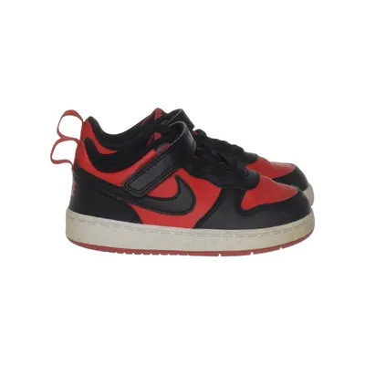 Baskets (Court Borough Low) de Nike