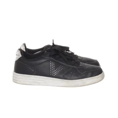 Sneakers (Black) from Vty