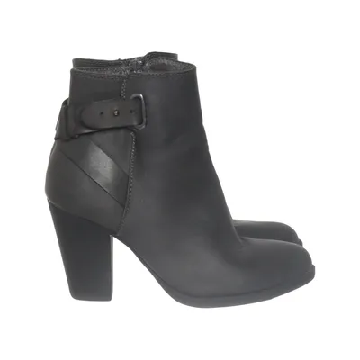 Bottes à talons (Gris) de Sole Desire