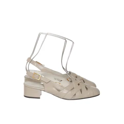 Sandals (Beige) from Gennia Leather