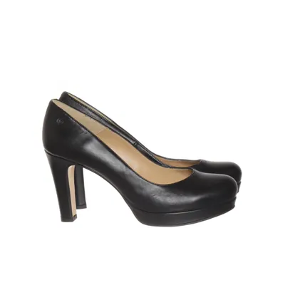 Pumps (Black) from Betty