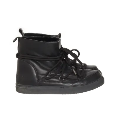 Bottes à lacets (Noir) de Inuikii