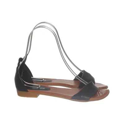 Sandals (Black, Brown) from Diamantique