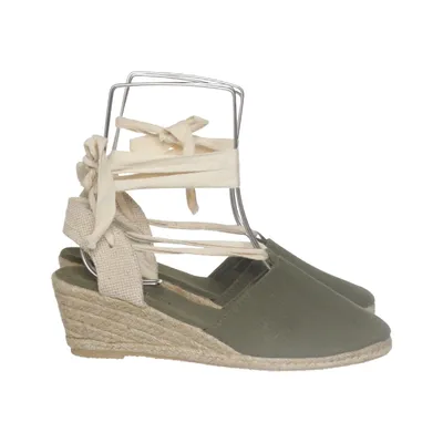 Wedges (Green, Beige) from Tissaia Basics