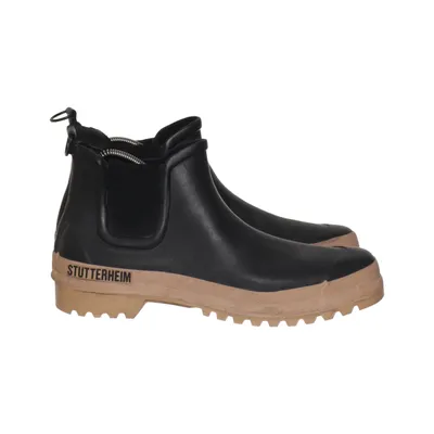 Chelsea boots (Black, Beige) from Stutterheim x Novesta