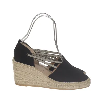 Wedges (Black) from Kanna
