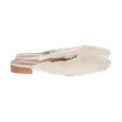 Slip-ins (White, Brown) from Flattered Studio