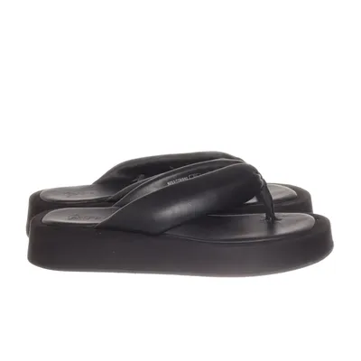 Flip-flops (Black) from Stradivarius