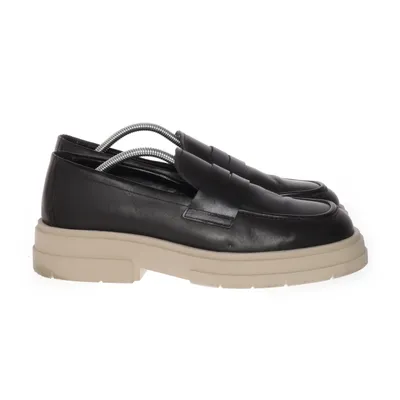 Loafers (Black, Beige) from Zara