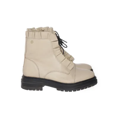 Laced boots (Beige) from Copenhagen Shoes