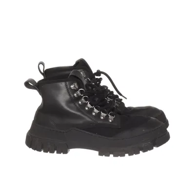 Kängor (Svart) från Garment Project