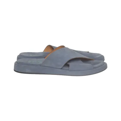 Mules (Bleu) de A Pair Footwear Cuir