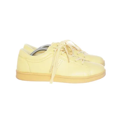 Sneakers (Geel) van Bershka