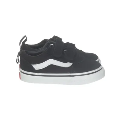 Sneakers (Black, White) from Vans