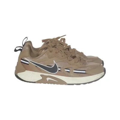 Baskets (Marron) de Nike