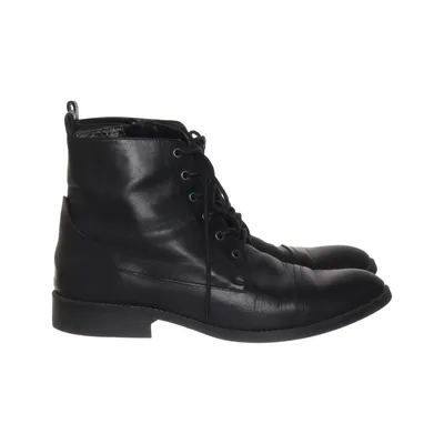 Laced boots (Black) from XIT by Dinsko