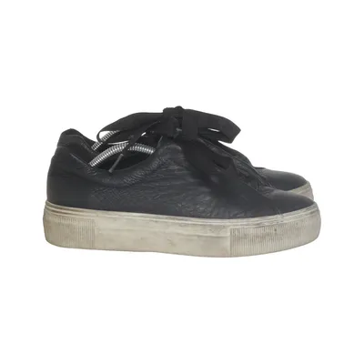 Sneakers (Black) from Legero