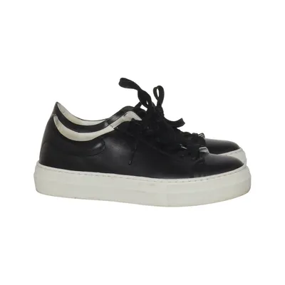 Sneakers (Stay W) fra Sneaky Steve