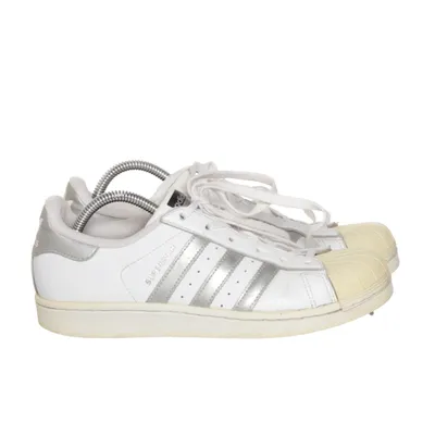 Sneakers (Superstar) från Adidas
