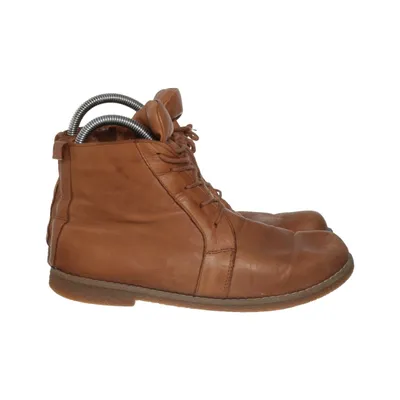 Bottes à lacets (Marron) de Charlotte of Sweden Cuir