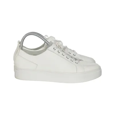 Sneakers (White) from Fabs