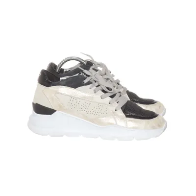 Sneakers (Beige, Black) from P448
