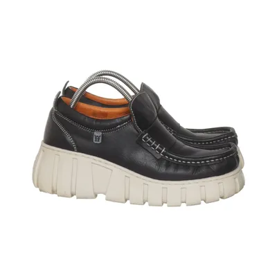 Loafers (Black) from MAG