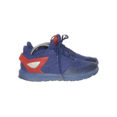 Running shoes (S81138) from Adidas x Marvel
