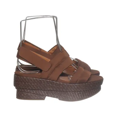 Chaussure compensées (Marron) de Chie Mihara