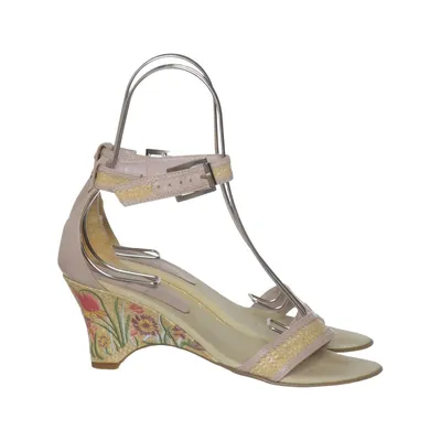 Chaussure compensées (Beige, Rose) de Wildflower Cuir