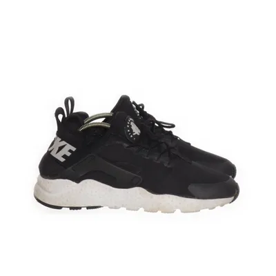 Nike Air Huarache second hand Shop second hand online easily on Sellpy