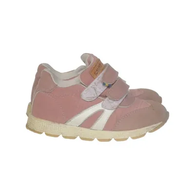 Trainers (Pink) from Kavat