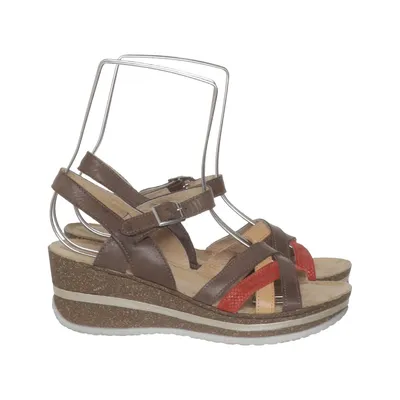 Sandaler (Brun, Röd, Beige) från Charlotte of Sweden Skinn