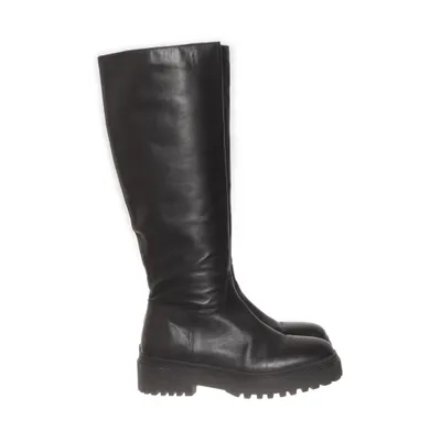 Boots (Black) from Manfield